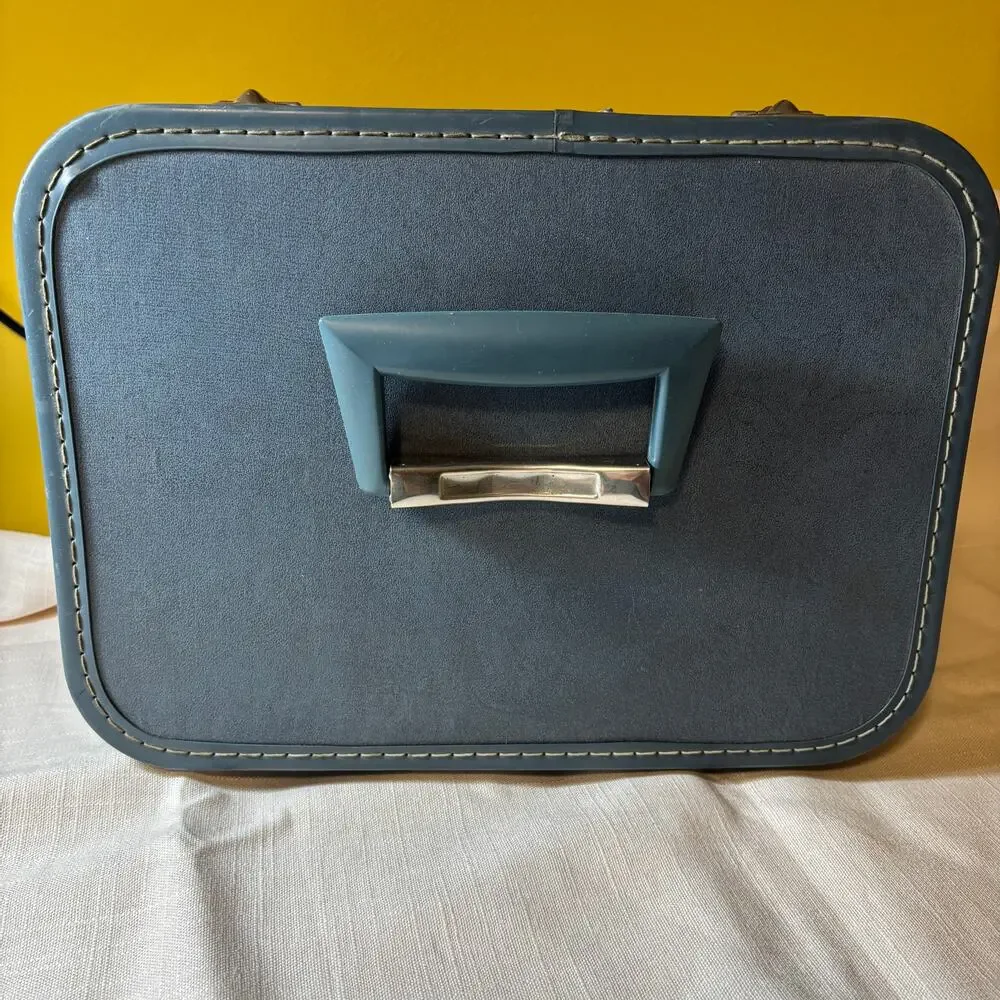 Vintage Monarch Blue Train Case Vanity Cosmetic Case Mirror Tray Mid Century